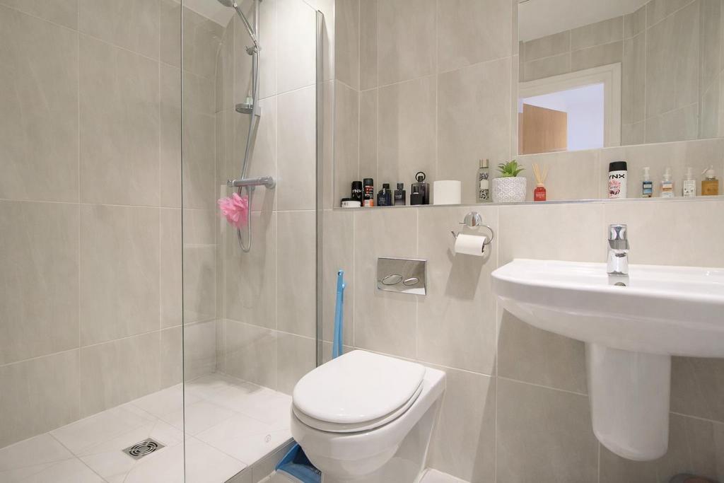 Ensuite.JPG