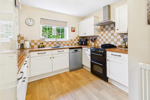 4 bedroom detached house for sale, Maes Y Dderwen, Llanfyllin