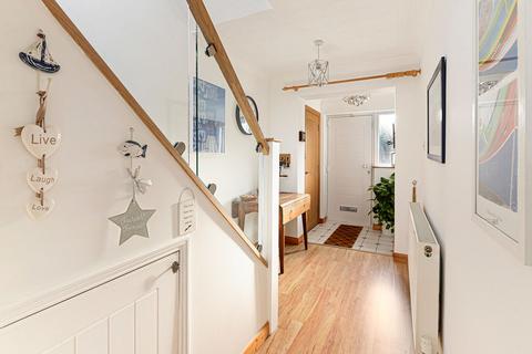 4 bedroom semi-detached house for sale, Lynton Drive, Chatham ME5