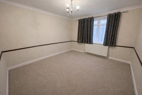 undefined, Harlington Road West, Greater London TW14