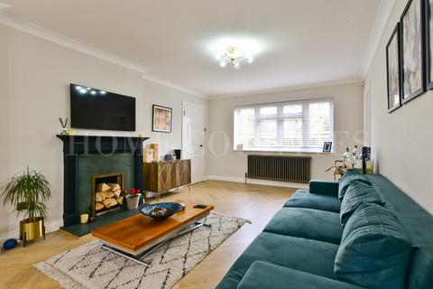 4 bedroom detached house for sale, Church Road, Potters Bar, EN6