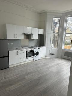 Studio to rent, Iffley Road, London W6