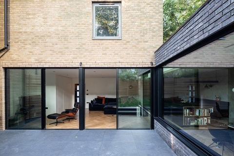 4 bedroom terraced house for sale, Savoy Mews, Clapham, London, SW9