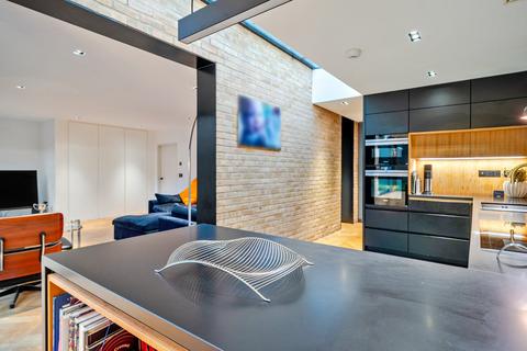 4 bedroom terraced house for sale, Savoy Mews, Clapham, London, SW9
