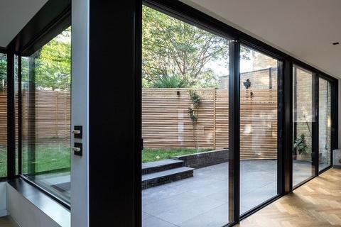 4 bedroom terraced house for sale, Savoy Mews, Clapham, London, SW9