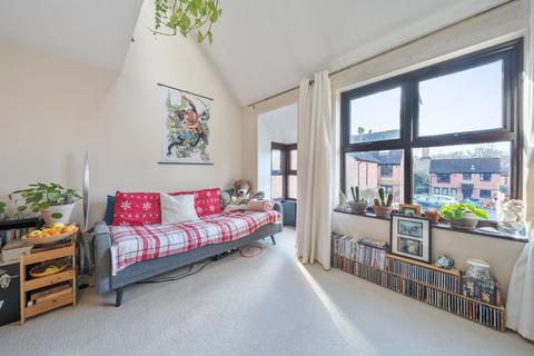2 bedroom flat for sale, Grovelands Close, Camberwell, London, SE5