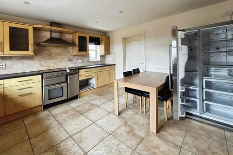 4 bedroom detached house for sale, Meadow View
