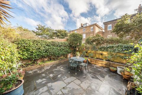 2 bedroom flat for sale, Offord Road, London N1