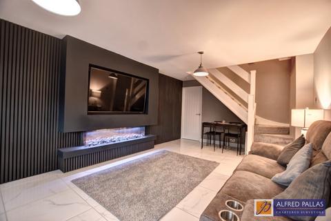 2 bedroom terraced house for sale, Edgeworth Crescent, Fulwell