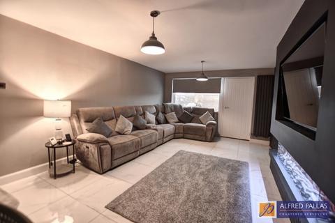 2 bedroom terraced house for sale, Edgeworth Crescent, Fulwell