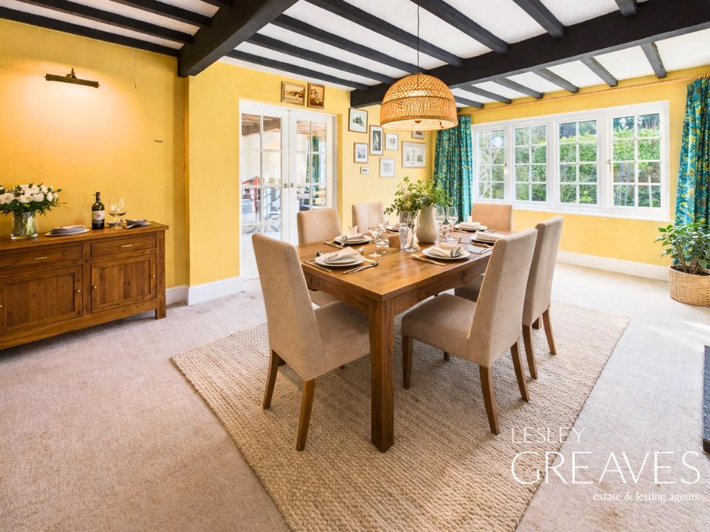 Virtually Staged Dining