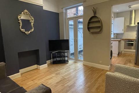 2 bedroom terraced house for sale, Stuart Street, Leicester