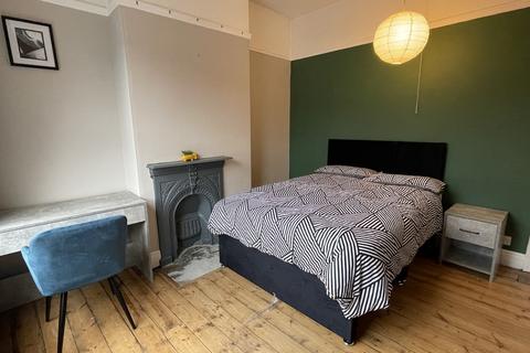 2 bedroom terraced house for sale, Stuart Street, Leicester