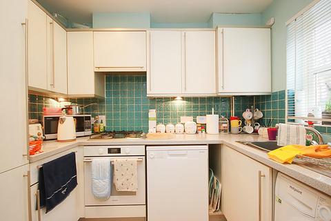 undefined, Holders Close, Billingshurst