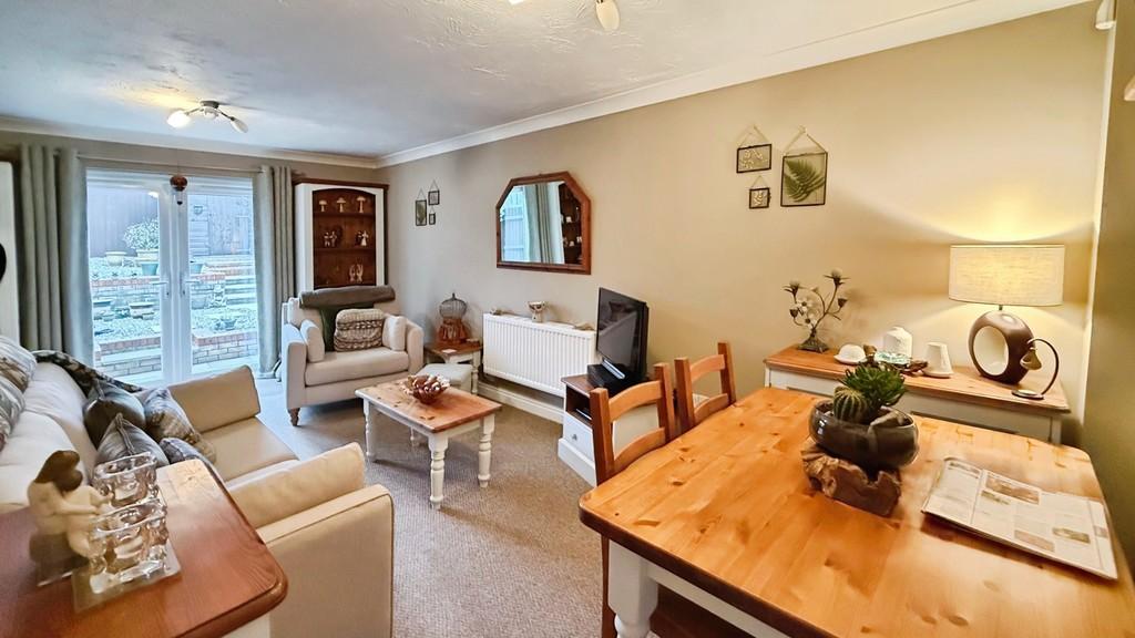 Lounge/dining room