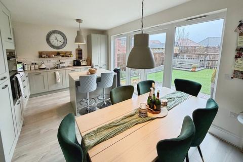 3 bedroom detached house for sale, Osprey Road, Warminster