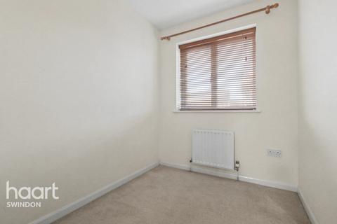 undefined, Evergreens Close, Swindon