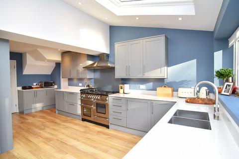 4 bedroom semi-detached house for sale, Maple Close, Harrogate, HG2