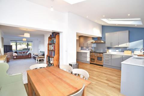 4 bedroom semi-detached house for sale, Maple Close, Harrogate, HG2