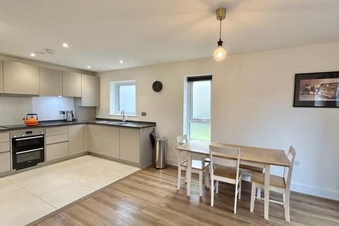 2 bedroom apartment to rent, The Chase, Topsham, Exeter