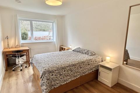 2 bedroom apartment to rent, The Chase, Topsham, Exeter
