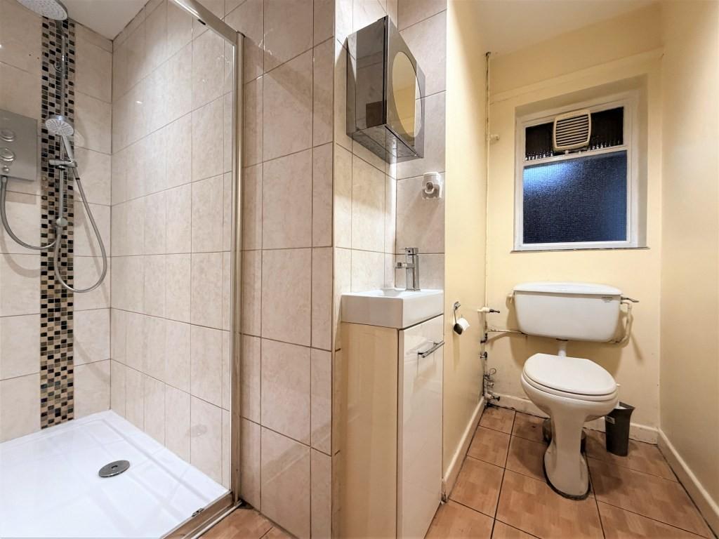 Gf shower room