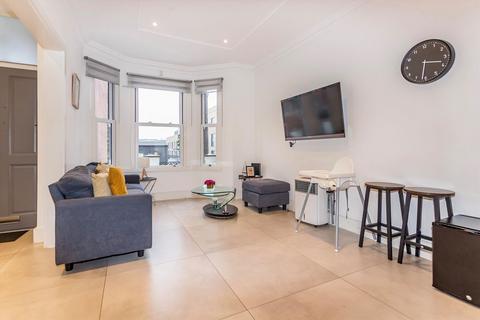 undefined, Warwick Grove, Surbiton KT5
