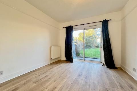 3 bedroom terraced house to rent, Capthorne Avenue, Harrow HA2