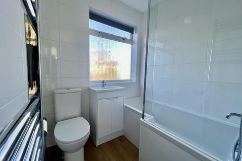 3 bedroom terraced house to rent, Capthorne Avenue, Harrow HA2