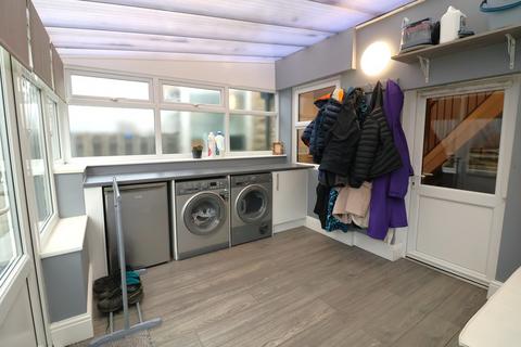 2 bedroom terraced house for sale, Dinting Lane, Glossop SK13