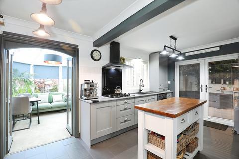 2 bedroom detached house for sale, Eden Close, Stoke-on-Trent, ST7