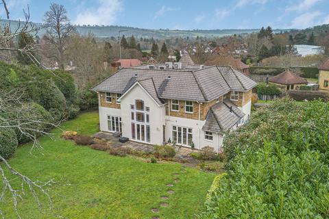 4 bedroom detached house for sale, Brassey Hill, Oxted RH8
