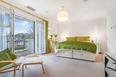 4 bedroom detached house for sale, Brassey Hill, Oxted RH8