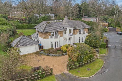4 bedroom detached house for sale, Brassey Hill, Oxted RH8