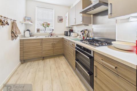 3 bedroom semi-detached house for sale, Somerley Drive, Crawley