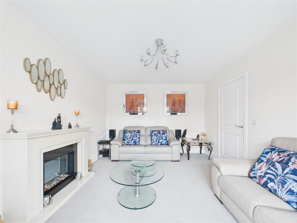 CAM05551 G0-PR0038-STILL039.jpg