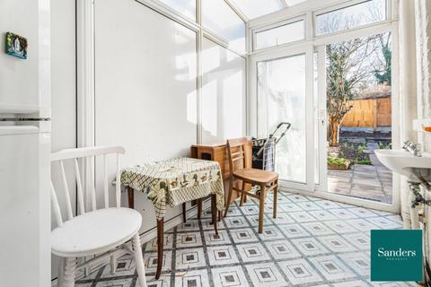 3 bedroom property for sale, Lancaster Road, Edmonton N18