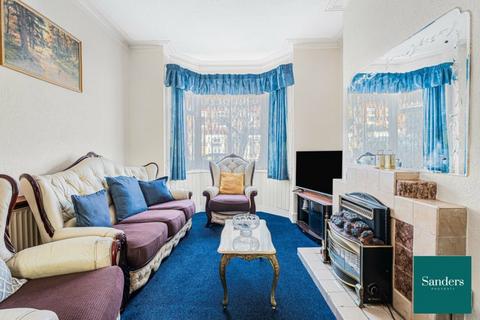 3 bedroom property for sale, Lancaster Road, Edmonton N18