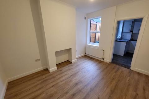 undefined, Luton LU2
