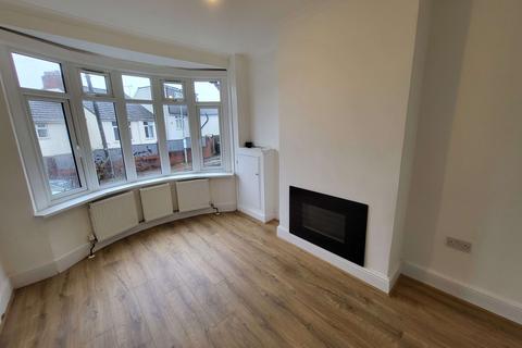 3 bedroom terraced house to rent, Luton LU2