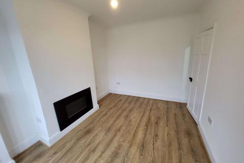 3 bedroom terraced house to rent, Luton LU2