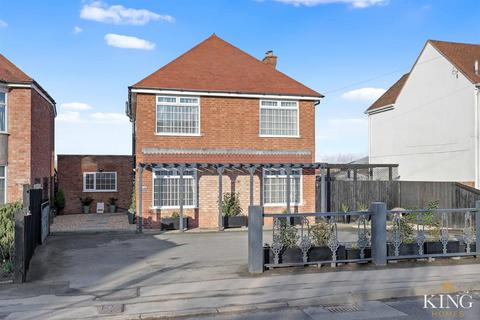3 bedroom detached house for sale, Bretforton Road, Badsey, Evesham