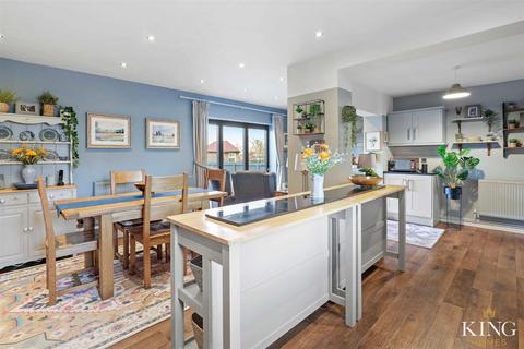 3 bedroom detached house for sale, Bretforton Road, Badsey, Evesham