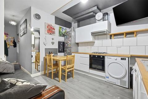 2 bedroom apartment for sale, Chadwin Road, London E13