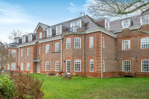 2 bedroom retirement property for sale, Ravens Court, Castle Village, Berkhamsted, Hertfordshire, HP4