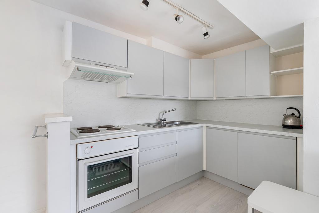 A04 - 13 South Town Dartmouth - 250617