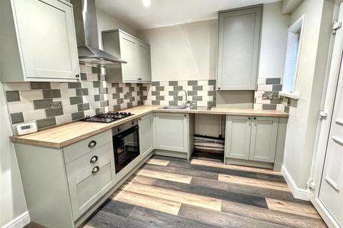 3 bedroom terraced house to rent, Windsor Crescent, Oakworth, Keighley, BD22 7PQ