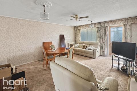 2 bedroom semi-detached house for sale, Wilmslow Drive, Ipswich