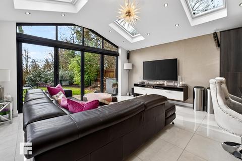5 bedroom detached house for sale, Bassetts Field, Thornhill, Cardiff