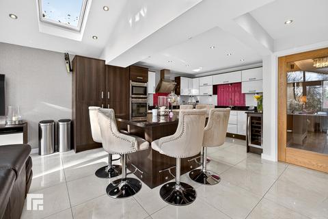 5 bedroom detached house for sale, Bassetts Field, Thornhill, Cardiff